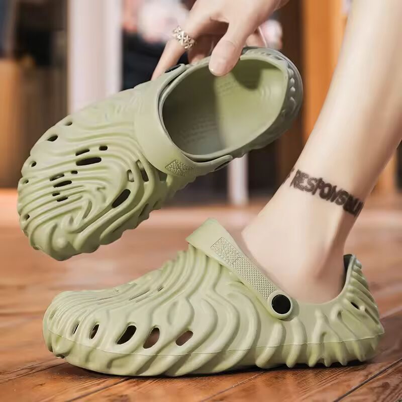 Fashionable Large Size Couple Model Summer Slippers Men's Women's Waterproof Beach Shoes Non-Slip Strap Casual Shoes