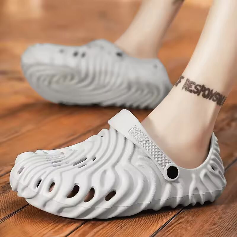 Fashionable Large Size Couple Model Summer Slippers Men's Women's Waterproof Beach Shoes Non-Slip Strap Casual Shoes